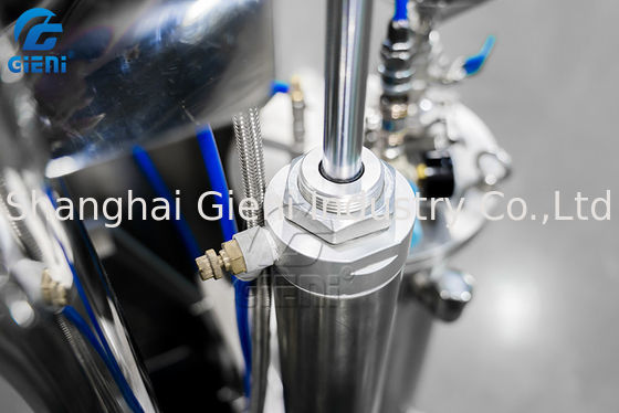 High Speed 50L Cosmetic Powder Mixer Machine With Oil Spraying Device