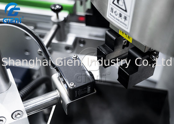non slipping 90pcs/Min Cosmetic Lipstick Labeling Machine
